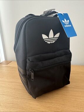 NWT Adidas Originals Santiago 3 LUNCH BAG Black w white logo